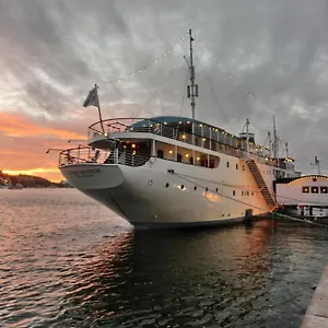 3* Båthotell Mälardrottningen Yacht Hotel&restaurant
